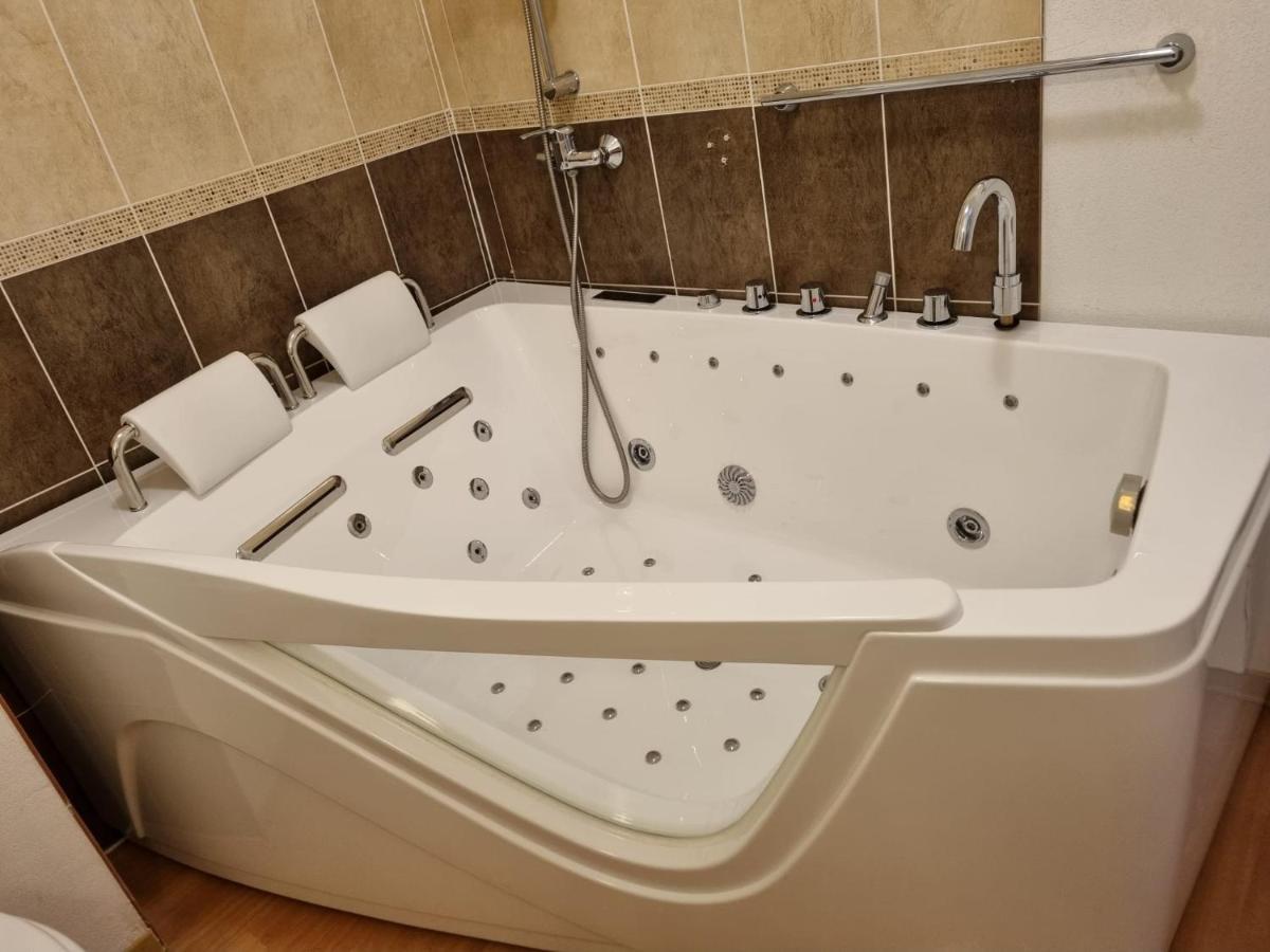Les Orres 1800 Appartement 4 P Jacuzzi Balneo Prive Vue Piste Piscine Residence Exterior photo